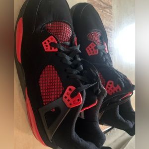 Jordans red thunder retro